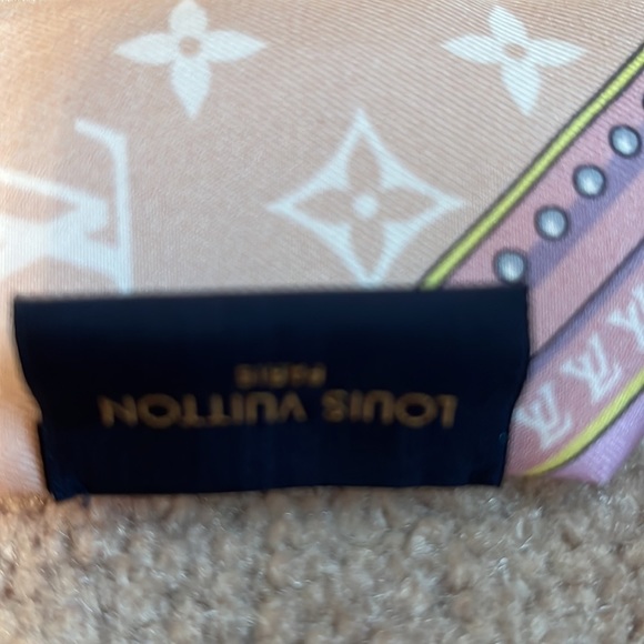 Louis Vuitton Retired Bandeau - Picture 4 of 6